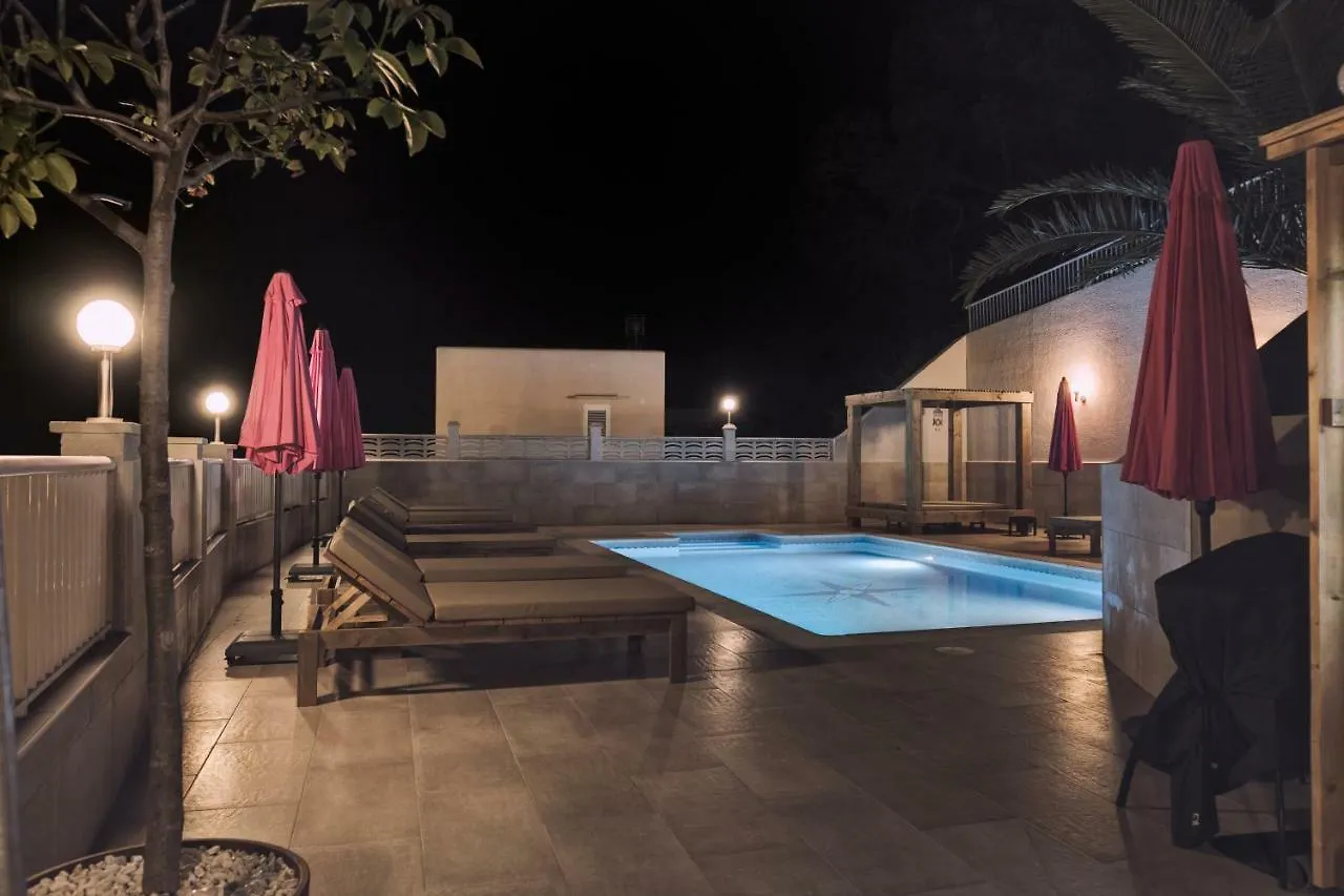 Apartamentos Catharina Maria Cala Llonga  Appartement Cala Llonga (Ibiza)